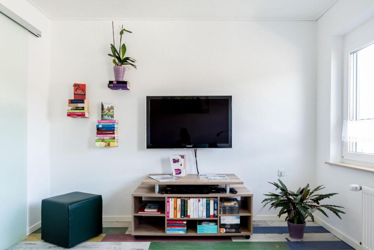 Ferienwohnung Muench Mit Balkon Grossheubach Bagian luar foto